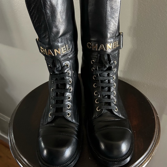 CHANEL Shiny Calfskin Lace Up Combat Boots 38.5 Black - Picture 4 of 15